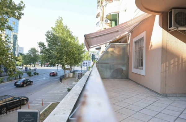 Preko Morače - Bulevar Džordža Vašingtona, 48m2, I sprat, 139.000€
