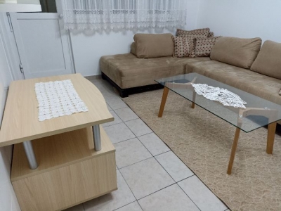 Okolina Gintaša - Bulevar Save Kovačevića, 55m2 bruto površine, III/IV sprat, renoviran, namješten, 80.000€