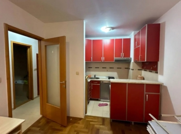 Stari aerodrom - Zetagradnja, 40m2, V/VI sprat, 88.600€ - polunamješten