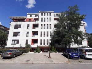 Preko Morače - Bulevar revolucije, 200m2 + dva parking mjesta, IV sprat - duplex, nenamješten, 2.000€