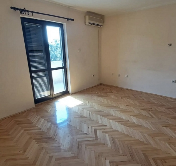 Malo brdo - Rimljanka, 31m2 + terasa, I sprat, 64.000€