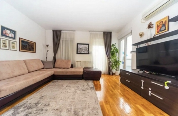 Vezirov most - Vagres, 96m2 + dva garažna mjesta, II sprat, namješten, 200.000€