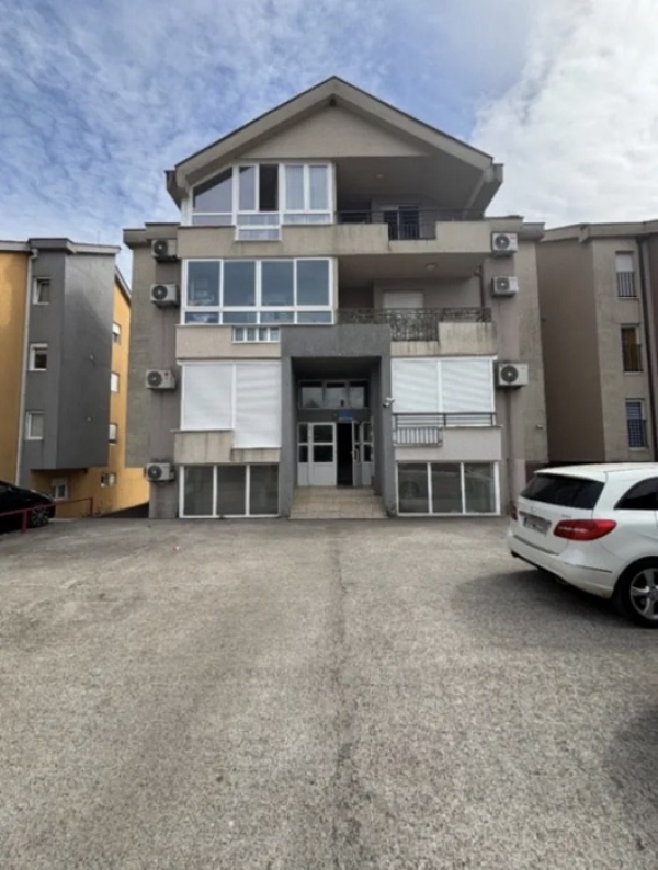 Zagorič - mini stambena zgrada, 75m2 + parking mjesto, I sprat, polunamješten, 147.000€