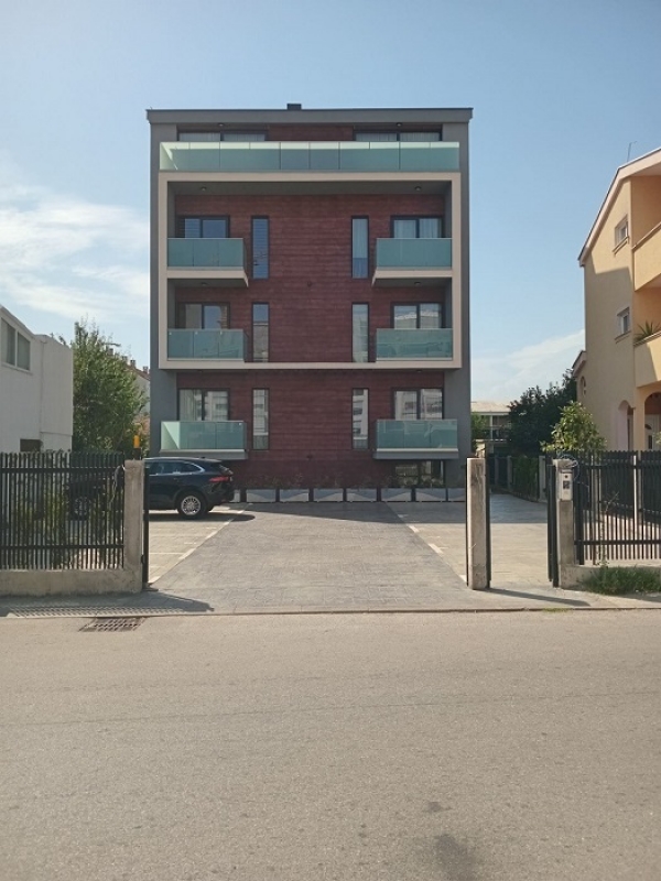 Tološka šuma - mini stambena zgrada, 52m2 + parking mjesto, II/IV sprat, namješten, 155.500€