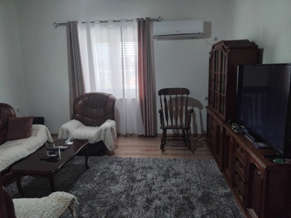 Stara varoš - mini stambena zgrada, 84m2 bruto površihne, I sprat - duplex, renoviran, 155.000€
