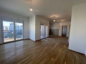 Blok 9 - Šajo, 90m2 + garažno mjesto, V/VI sprat, nenamješten, 550€