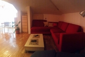 Ljubović - Ulica crnogorskih serdara, 70m2, IV sprat - visoko potkrovlje, namješten, 350€